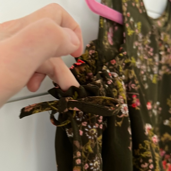 LAUREN Conrad XS Floral ColdShoulder Back ButtonUp Top Brown Floral pat… - Picture 8 of 13